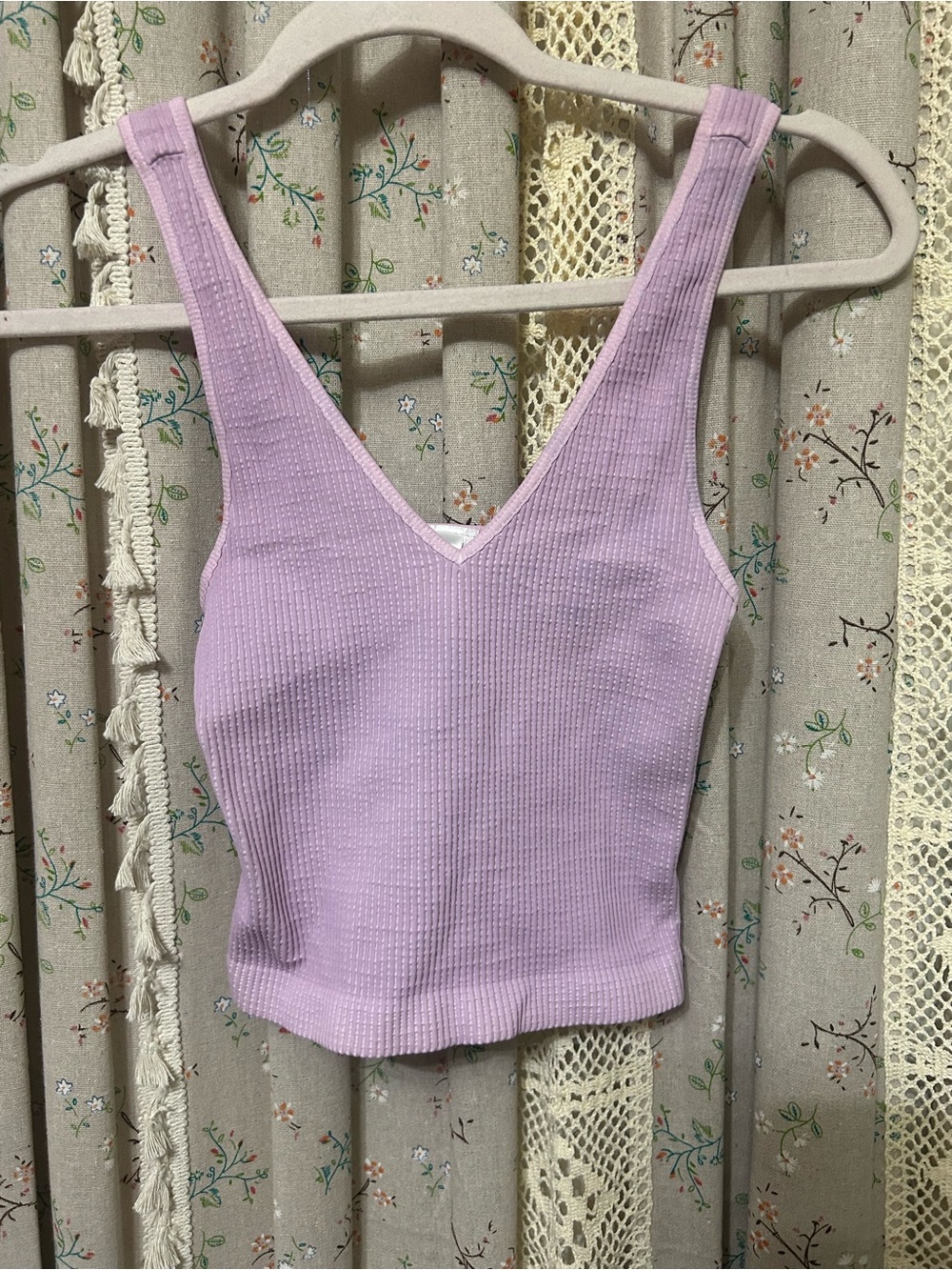 2/$28 Nikibiki Lavender Ribbed V-Neck Crop Tank One Size NWOT
